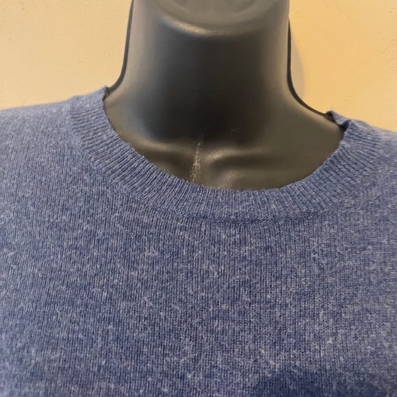 SAKS FIFTH AVENUE | Women's Crew Neck Wool Yak Blend Sweater Blue Size Medium - Picture 3 of 8